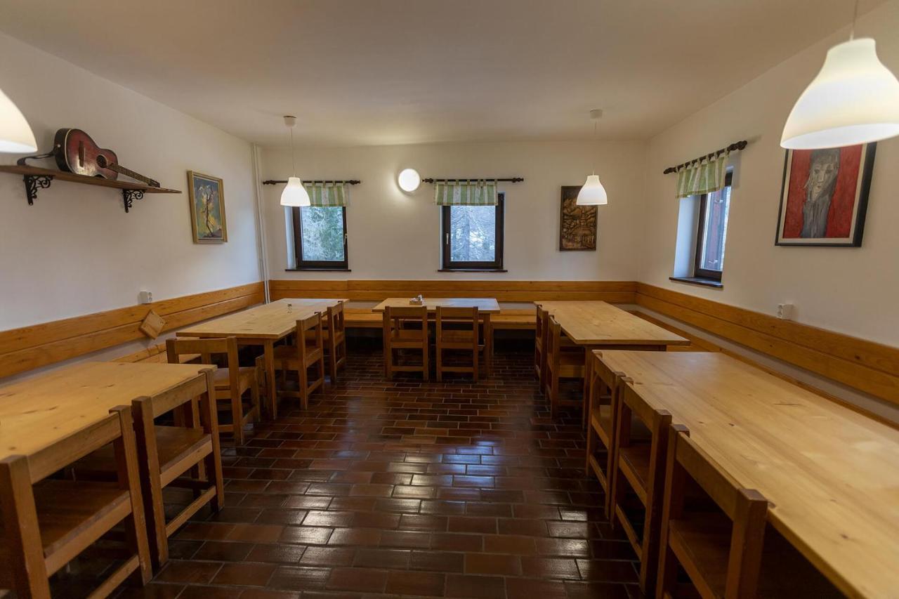 Готель Erjavceva Mountain Hut At Vrsic Pass Кранська Гора Екстер'єр фото