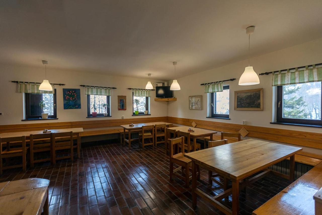 Готель Erjavceva Mountain Hut At Vrsic Pass Кранська Гора Екстер'єр фото